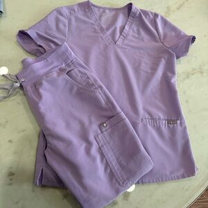 Purple/lilac Figs Scrub Set